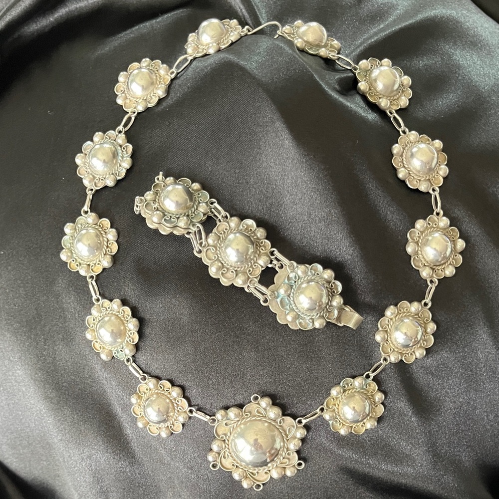 Beautiful 1940s Silver Necklace and Bracelet